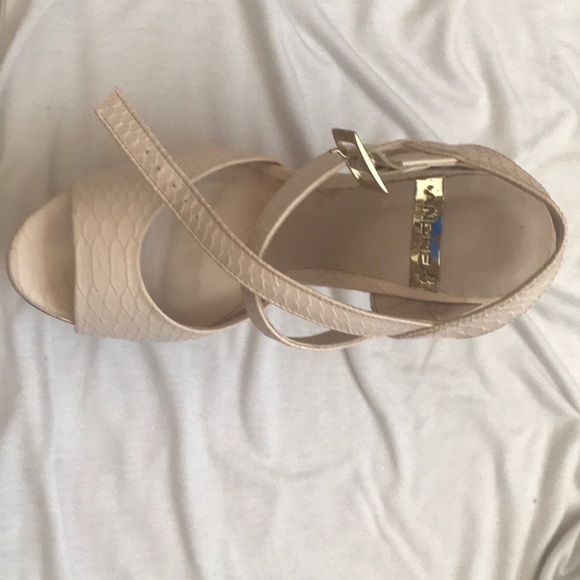 Baby pink heels - Picture 2 of 6